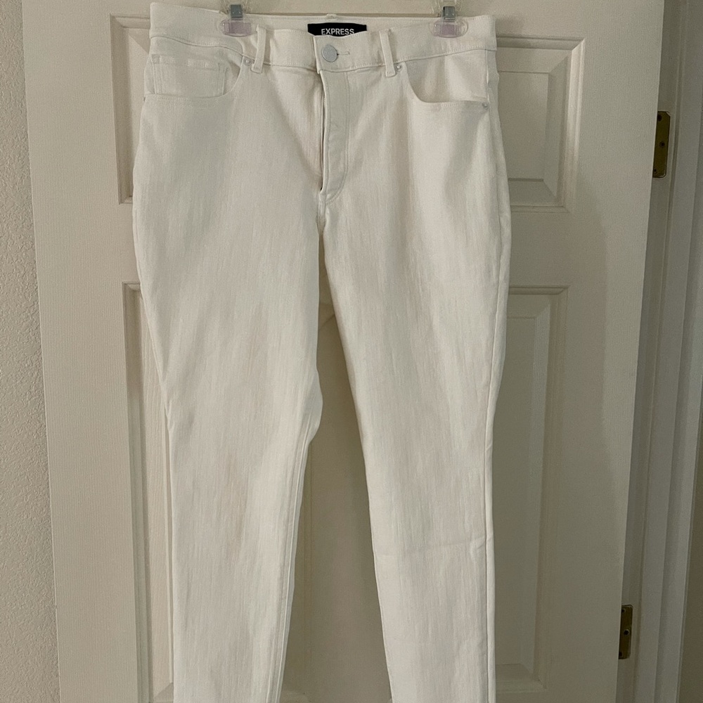 High waisted skinny jeans